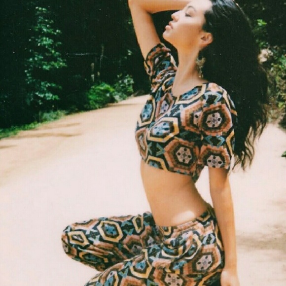 Jac Vanek Tops - NWT Jac Vanek Kaleidoscope Crop Top